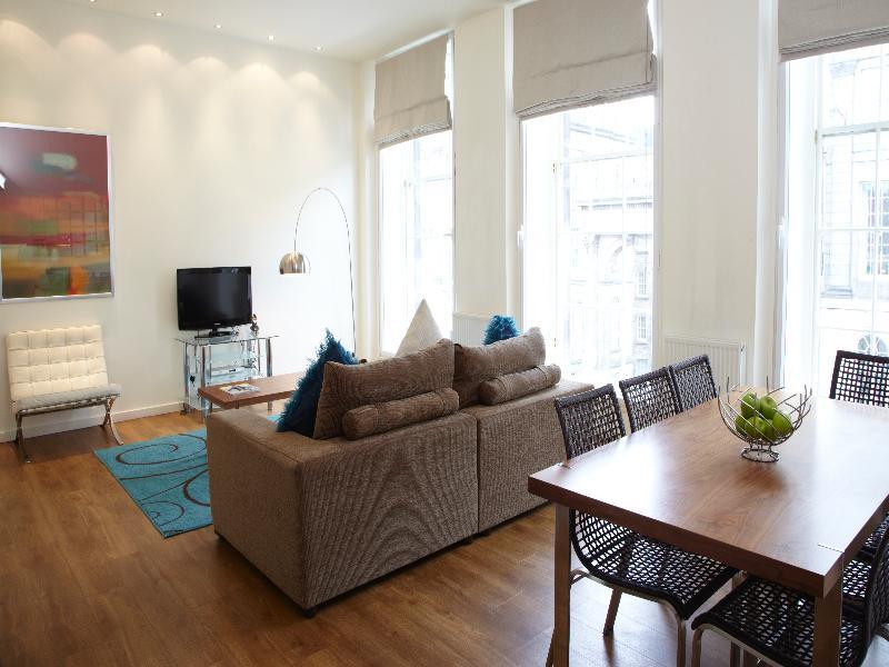 Princes Street Suites Единбург Екстериор снимка